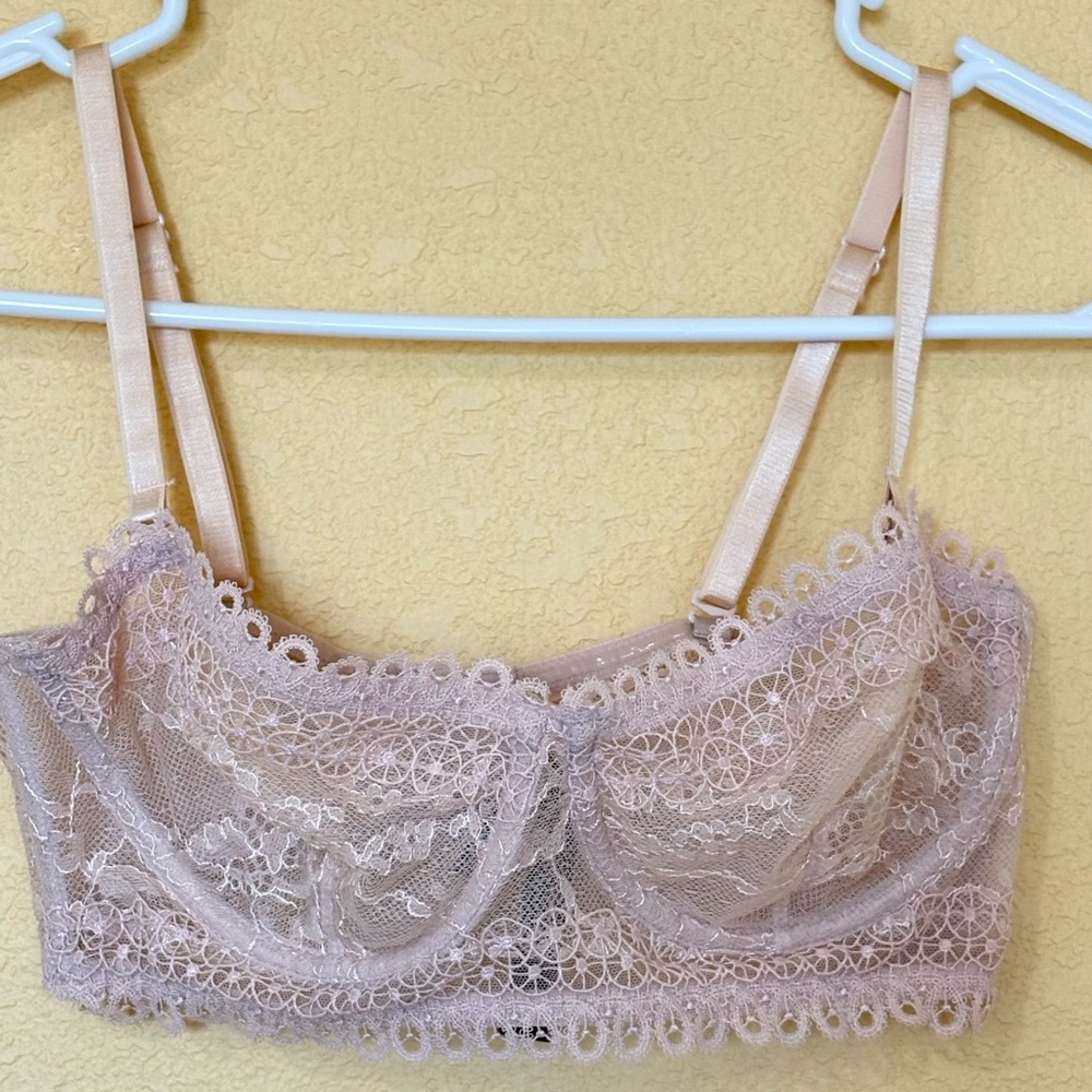 Victoria’s Secret Very Sexy Strapless Lace Balconette Bra 34C Unlined